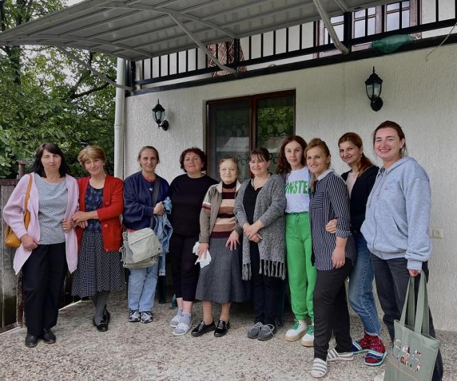ქსცს გუნდის წევრები, სოფელ პერევში თემის ლიდერ ქალებს შეხვდნენ